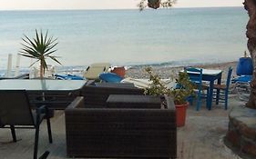 Beachfront Apartment Kato Zakros